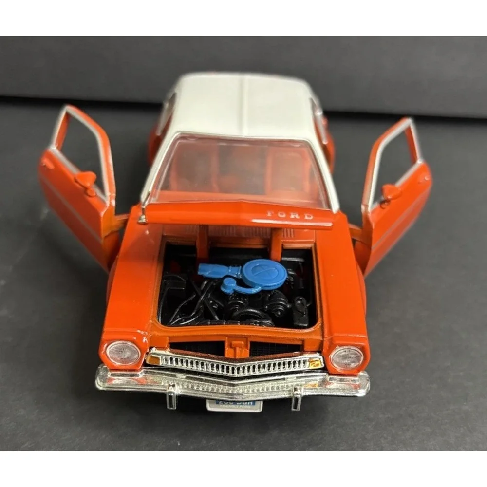 Motor Max 1974 Ford Pinto Orange White Diecast 1:24 No Box